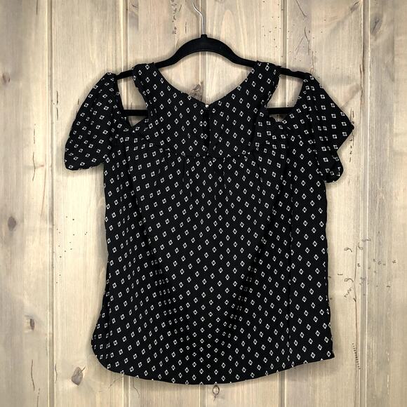 Have Aztec black print Keyhole back cold shoulder Top Size Medium - Picture 2 of 9